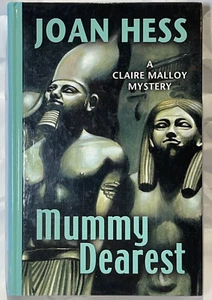 Mummy Dearest By Joan Hess Large Print A Claire Mallory Mystery 2008 Comedy - Picture 1 of 13
