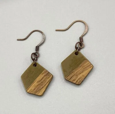 Pendientes colgantes de polígono de resina de madera verde oliva tono cobre joyería regalos de cumpleaños Foto 1 de 2