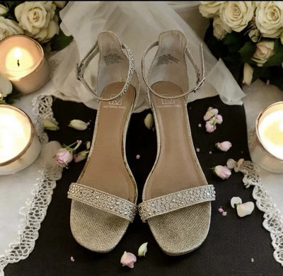 Sandalias de tacón Material Girl para mujer 7,5 M usadas en excelente estado Foto 1 de 3