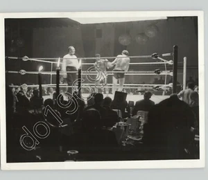 Foto artística de Boxing Match en el Hotel Hilton, Londres Reino Unido 1965 foto de prensa de colección - Imagen 1 de 2