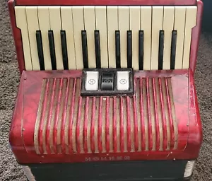 Hohner Student IVM 32 Bass Accordion - Picture 1 of 14