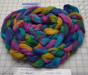 Superwash Wool Sliver Roving Spinning Handpainted USA NWT Water Repeat - Picture 1 of 1
