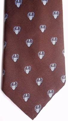 Corbata de poliéster vintage para hombre Wembley 54,5" X 4,25" marrón con geométrica azul/plata Foto 1 de 3