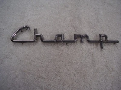 NOS STUDEBAKER CHAMP PICK UP DOOR SCRIPT CHAMP Foto 1 de 2