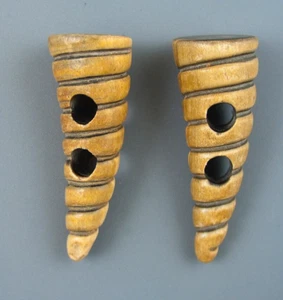LARGE TOGGLE CLOTHING BUTTON - NATURAL HORN - SET OF 2 - Picture 1 of 3