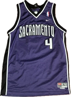 Camiseta deportiva de colección Sacramento Kings Chris Webber #4 Team Nike juvenil longitud L +2 cosidos Foto 1 de 4