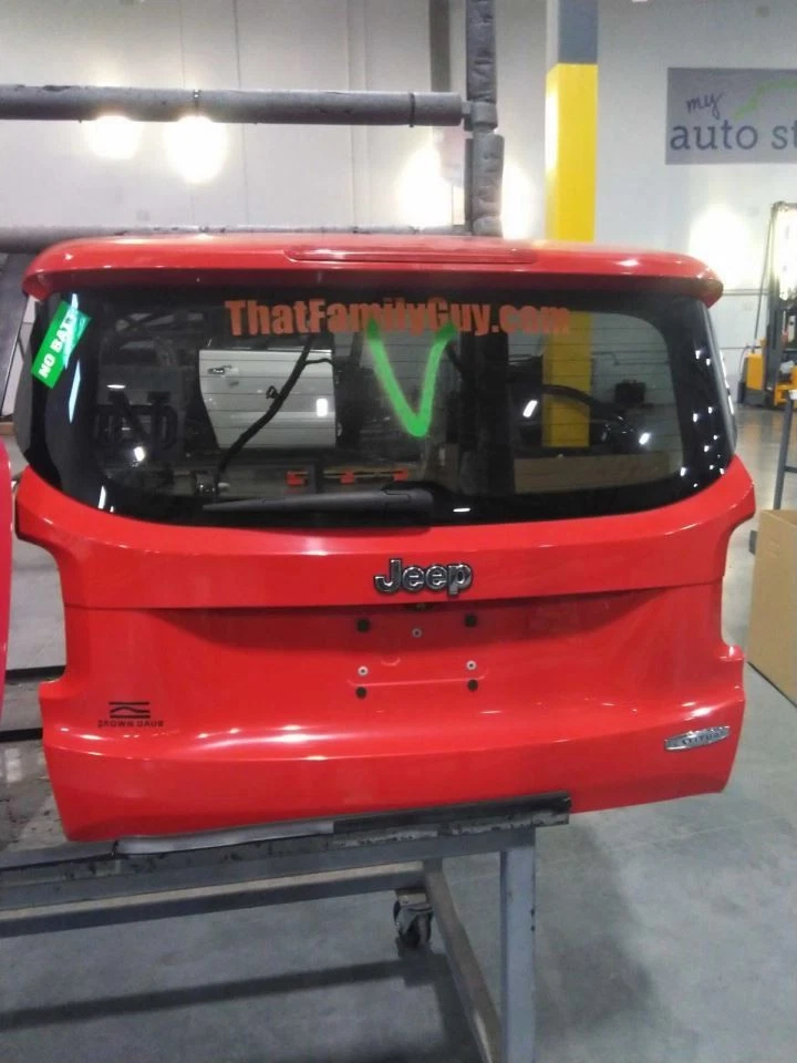 Alerón limpiaparabrisas maletero/portón trasero con cámara compatible con 15-17 RENEGADE 579589 Foto 1 de 1