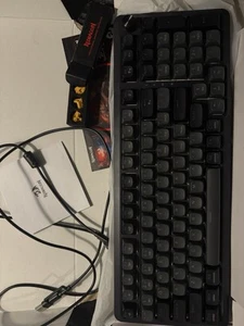 Redragon K688GB-PRO Bragi Pro | 3-Mode BT/2.4g/Wired Gaming Keyboard - Picture 1 of 3