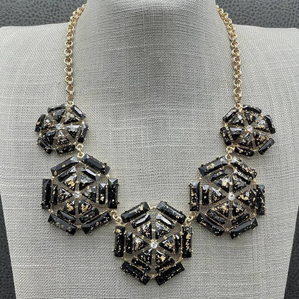 Collar Amrita Singh Distintivo Cristal Tono Dorado Ajustable Mujer Joyería Audaz Foto 1 de 4