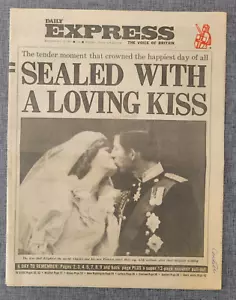 PERIÓDICO DE BODA DAILY EXPRESS 30 JUL 1981 PRÍNCIPE CARLOS Y DAMA DIANA - Imagen 1 de 5