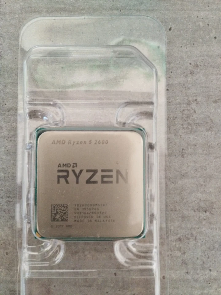 AMD Ryzen 5 2600 3,9 GHz Velocità Boost, 6 Core, già overclock Am4 - Immagine 1 di 1