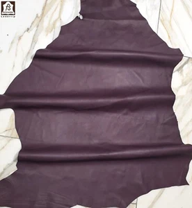 CUERO TIP 37975-BC, restos de cuero, 1 piel de cuero 0,6mm, napa de color berenjena - Imagen 1 de 1