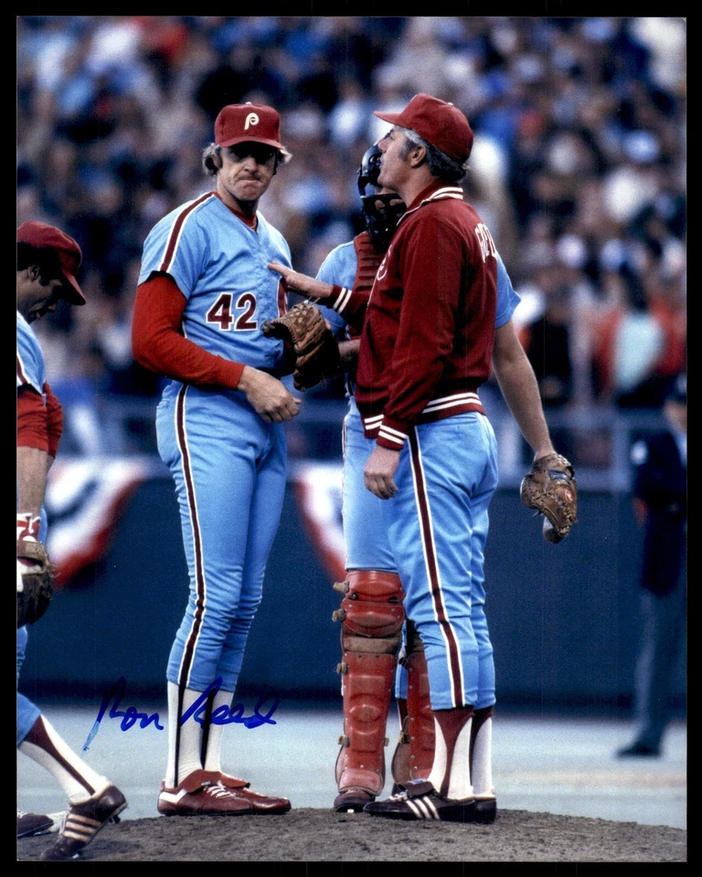 RON REED SIGNED 8X10 PHOTO - PHILADELPHIA PHILLIES - Image 1 of 1