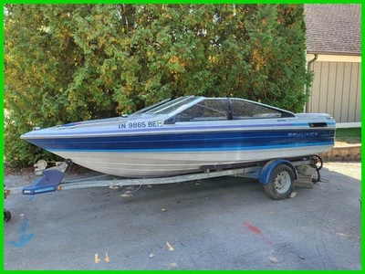 1989 Bayliner 1750CS Capri 17' Runabout 1989 Escort Trailer - Image 1 of 4