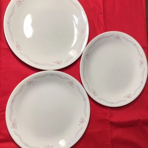 Juego de 3 platos de ensalada de desayuno inglés Corelle flores rosas 8 1/2" - Imagen 1 de 5
