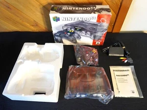 Nintendo 64 Smoke Grey Funtastic System completo di scatola (CIB) OTTIME CONDIZIONI! - Foto 1 di 12