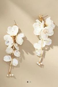 Orecchini goccia fiori Anthropologie avorio - Foto 1 di 4