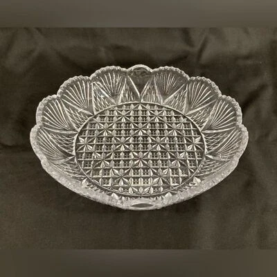 Plato para servir vintage de vidrio transparente Mikasa 7,5" ventilador Georgetown entrecruzado diente de sierra Foto 1 de 4