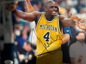 Foto firmada por Chris Webber 8x10 de la Universidad de Michigan #2 certificada por la JSA - Imagen 1 de 2