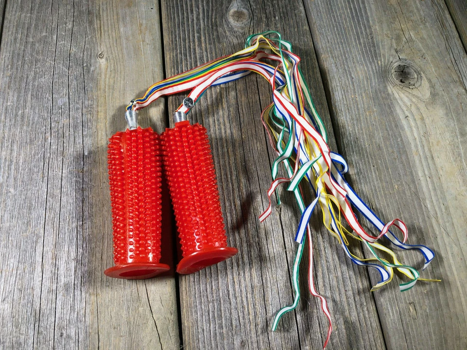 VINTAGE MUSCLE BIKE BICYCLE GRIPS WITH STREAMERS OGK OLD SCHOOL JAPAN NIB NOS - Image 1 of 2