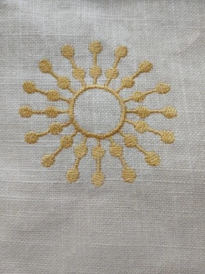 "Cortinas personalizadas Smith & Noble ~ blanco roto con bordado dorado Sunburst ~ 81"" de largo" Foto 1 de 4