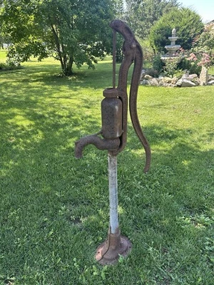 Antique Vintage Cast Iron Hand Water Well Pump Garden  - Image 1 of 4