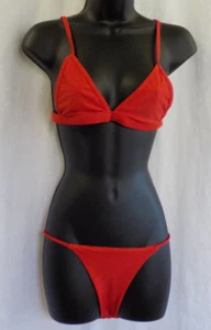 Bikini N' Waves Bikini Talla S Nuevo en Paquete Triángulo Rojo Superior Cuerda Inferior Mezcla de Nailon - Imagen 1 de 12