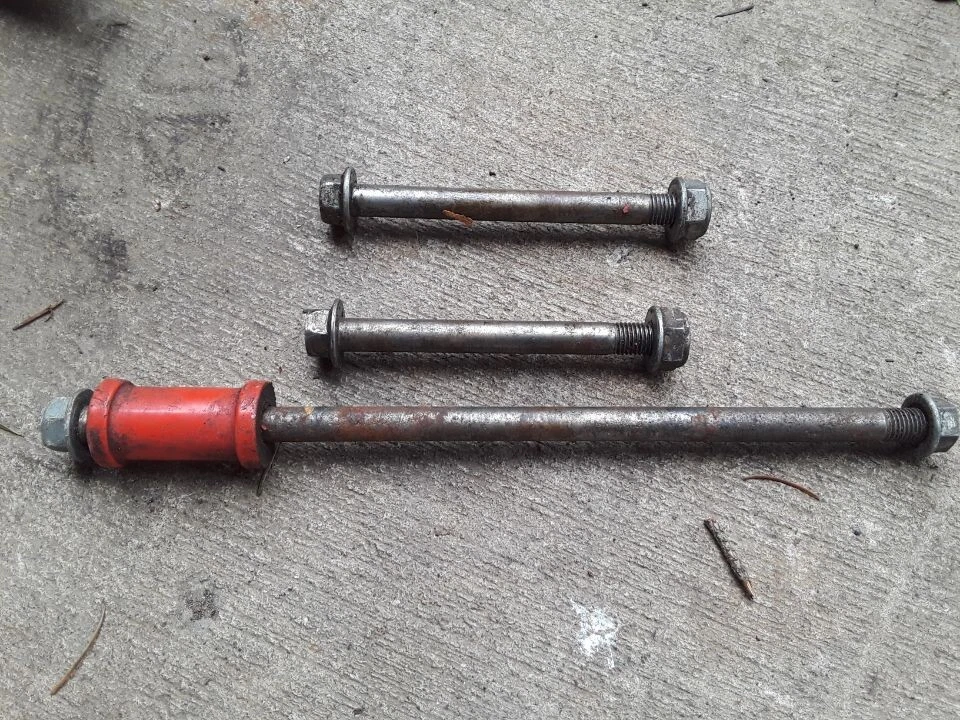 1985 Honda XR250R Engine Bolts xr250 xr350r xr200r xr600r original 350 600 200 - Image 1 of 1