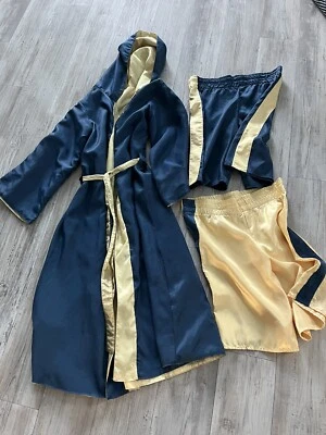 Bata de boxeo reversible de satén hecha a mano para adultos/jóvenes y dos pantalones cortos Foto 1 de 4