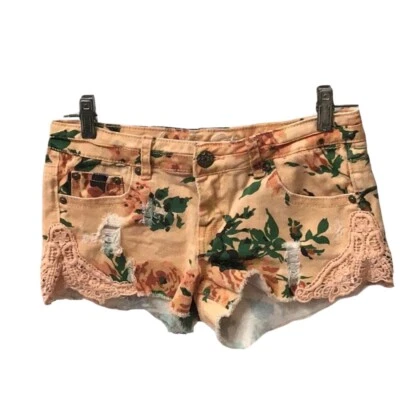 Women’s Jeans Shorts Size 7 Juniors Cut Off Vanilla Star Floral Crochet Raw Hem - Image 1 of 4