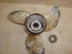 EVINRUDE 55HP 1977 OUTBOARD 12 1/4 x 15 PROP PROPELLER 386786 - Picture 1 of 9