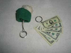 2 key rings US paper money & wool hat 1977 - Picture 1 of 11