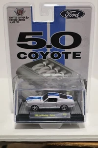 M2 Machines 1:64 1968 Ford Mustang Custom (White) 5.0 Coyote HS27 22-05 - Picture 1 of 1