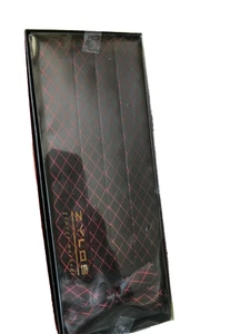 George Machado Zylos mehrfarbig schwarz mit weinrot neu im Karton Fliege/Cumberbund. - Bild 1 von 1