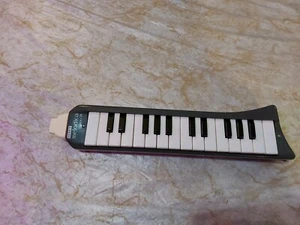 VINTAGE HOHNER MELODICA PIANO 26  MOUTH PIECE, Works,(as-is). - Picture 1 of 5