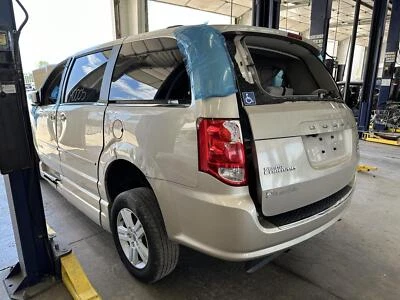 Medidor de velocímetro usado serve: 2013 Dodge Caravan cluster 120 MPH com veículo informar - Imagem 1 de 4