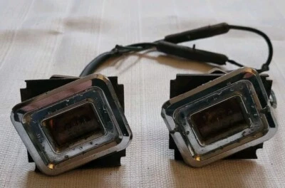 Par de luces marcadoras de señal de giro para parachoques delantero Chrysler Newport New Yorker 1968 fabricante de equipos originales Foto 1 de 4