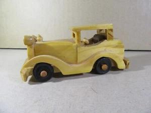 545W Varnished Wooden Toy 1930S Beige Coupe Car L 9.8 Cm - Picture 1 of 8
