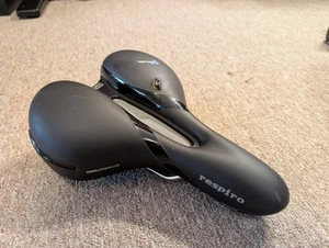 Selle Royal Respiro Moderate Gel Bicycle Saddle Bike Seat Used, Hole In Top - Picture 1 of 6