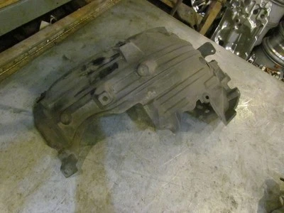 Infiniti G35 2003 cupé guardabarros delantero derecho forro parte trasera Foto 1 de 2