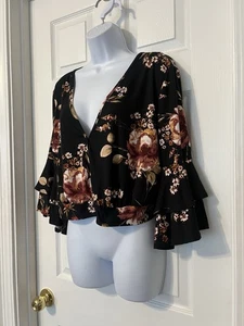 Minette Brand Black Multicolor Floral Stretch Top Sz Medium - Picture 1 of 9