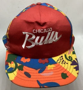 Vintage 90’s Chicago Bulls Floral Styled Script SnapBack Hat RARE 100% Cotton - Picture 1 of 19
