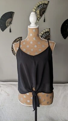Blusa Cami Top Feminina Preta LUSH Parina com Alça de Espaguete Laço Frontal Tamanho XS - Imagem 1 de 4