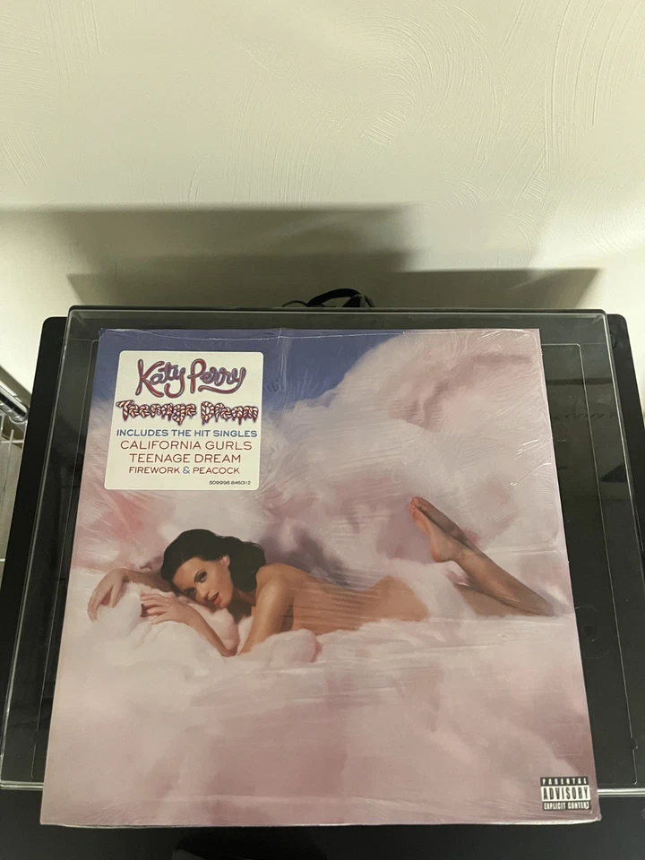 Katy Perry - Teenage Dream 2xLP (Original US Pressing on WHITE Vinyl)! - Image 1 of 2