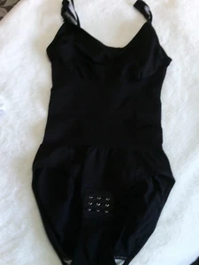 Neuer schwarzer Stretch Shapewear Bauchzug Softcup Pull On BH Gr. Small - Bild 1 von 10