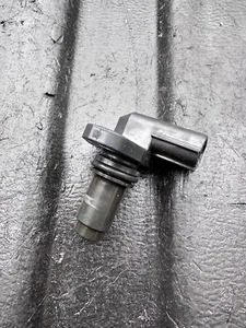 VOLVO S90 II Camshaft position sensor 31491073 2.0 Petrol / electricity - Picture 1 of 5