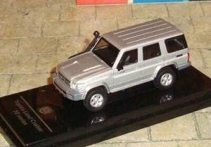 TOYOTA LAND CRUISER - 76 - SILVER PEARL - 1:64 SCALE - PARA 64 - Picture 1 of 5