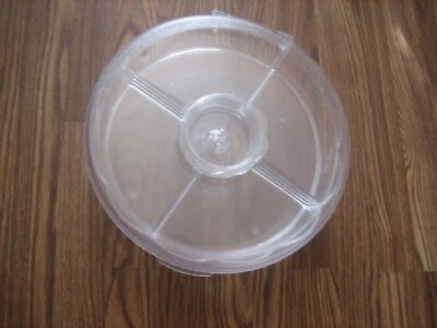 BANDEJA PARA SERVIR HIELO GIRATORIA ESTILO SUSAN PEREZOSA TRANSPARENTE PARA ARTÍCULOS CREATIVOS HECHA EN EE. UU. Foto 1 de 4