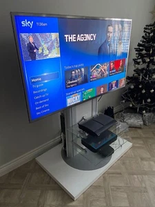 Rotating TV / gaming stand - Picture 1 of 18