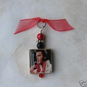 Elvis Presley Anhänger King of Rock In Concert Musikliebhaber Charm Altered Art Fan - Bild 1 von 1